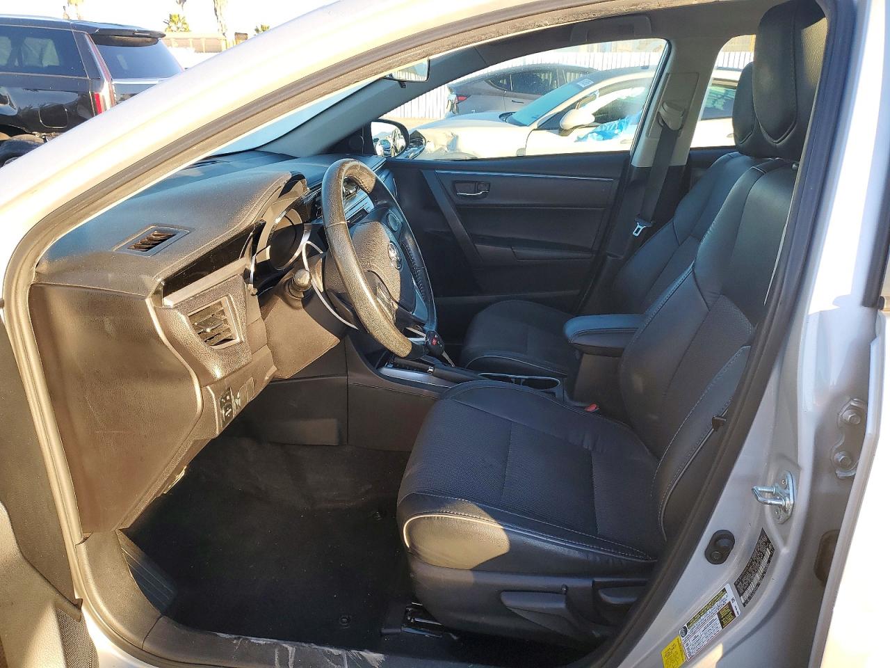 2015 TOYOTA COROLLA L photo 7