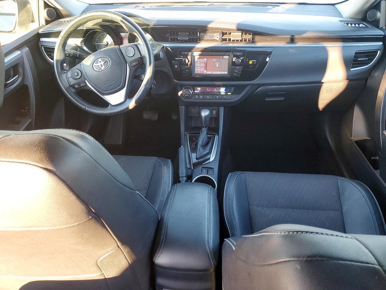 2015 TOYOTA COROLLA L photo 8