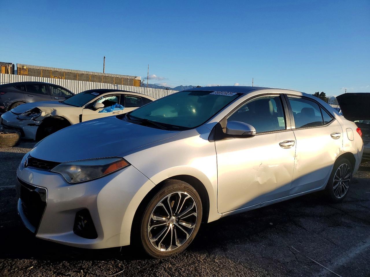 2015 TOYOTA COROLLA