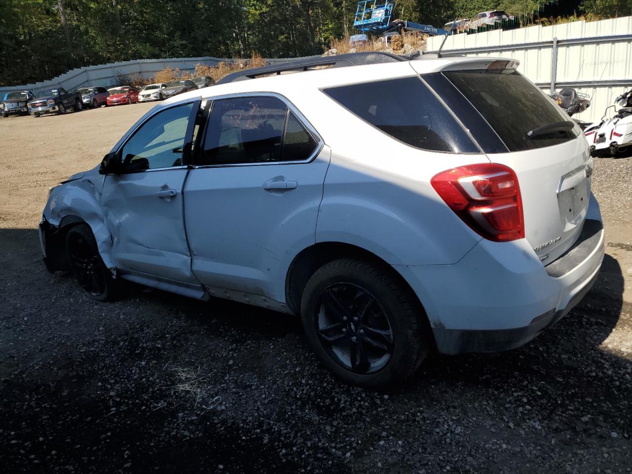 2017 CHEVROLET EQUINOX LT photo 2