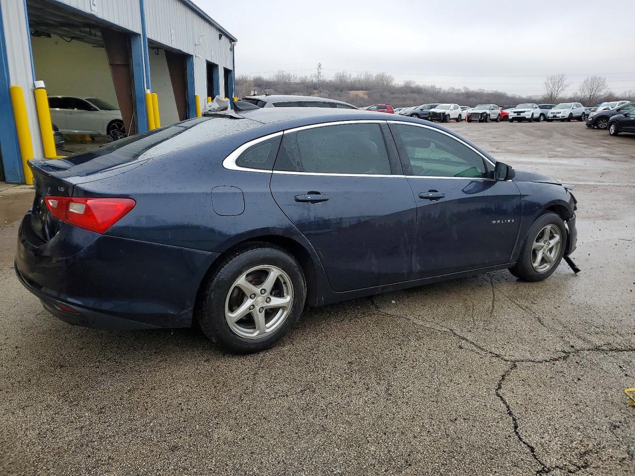 2016 CHEVROLET MALIBU LS photo 3