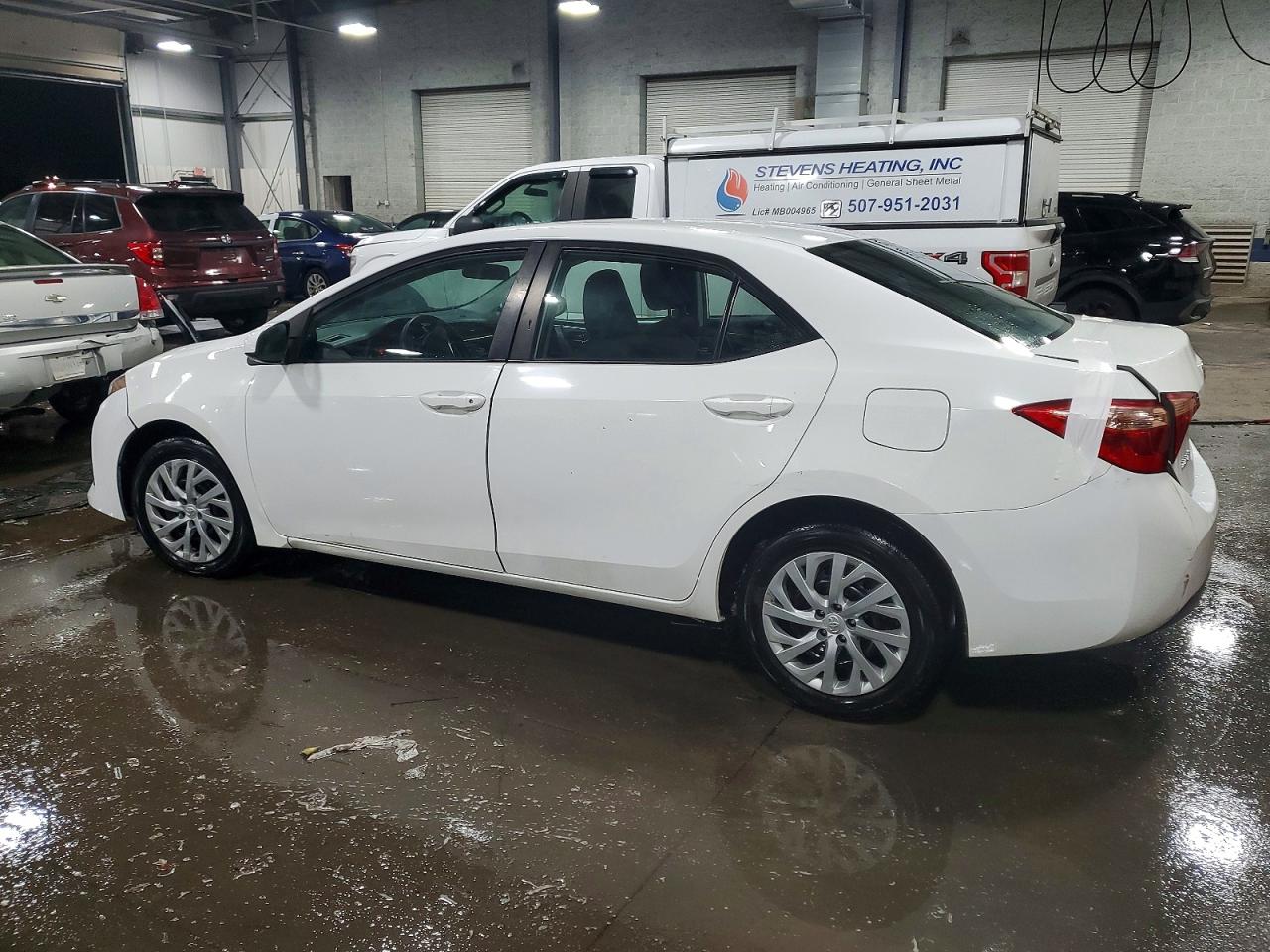 2019 TOYOTA COROLLA L photo 2