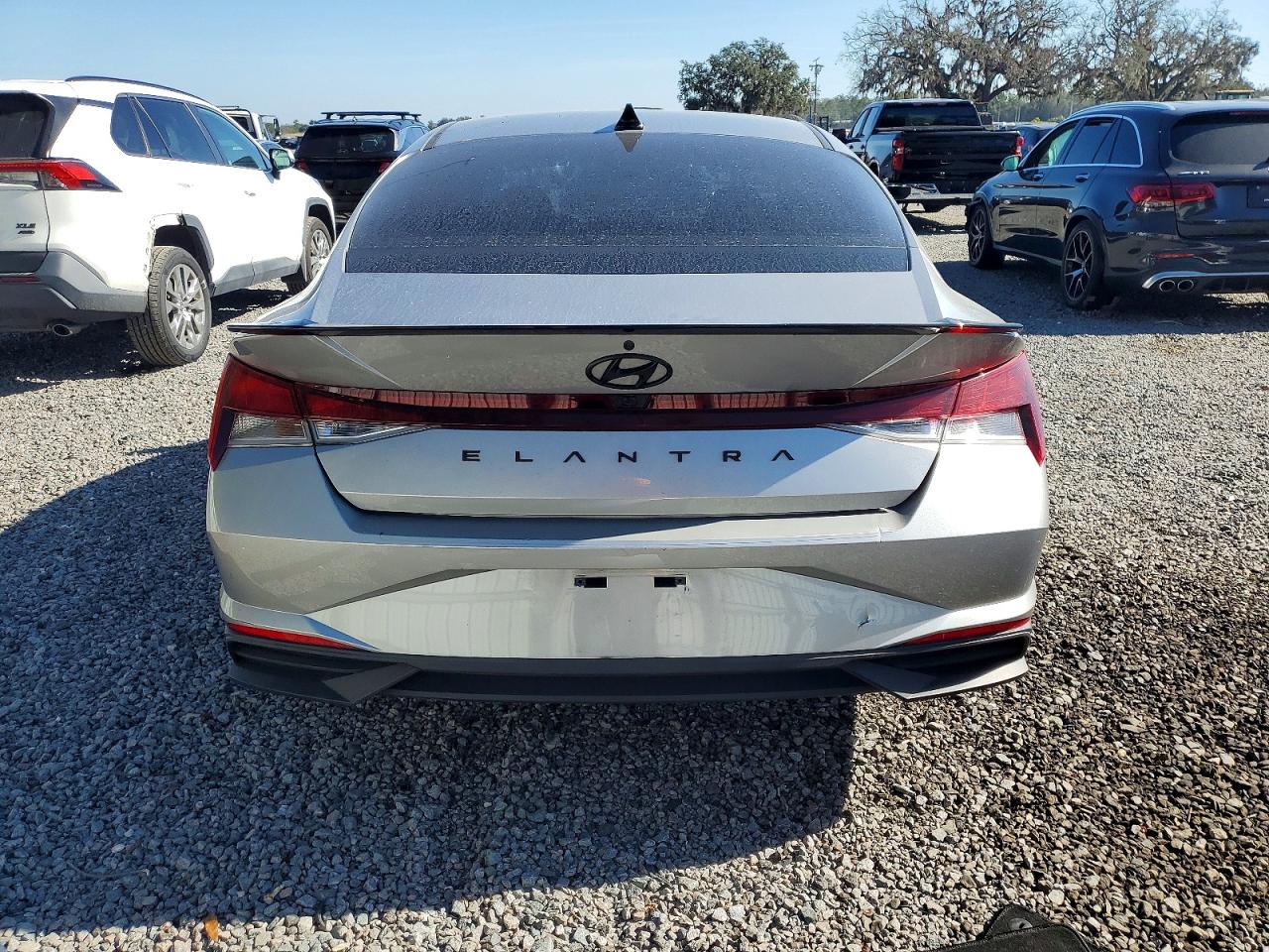 2022 HYUNDAI ELANTRA SEL photo 6