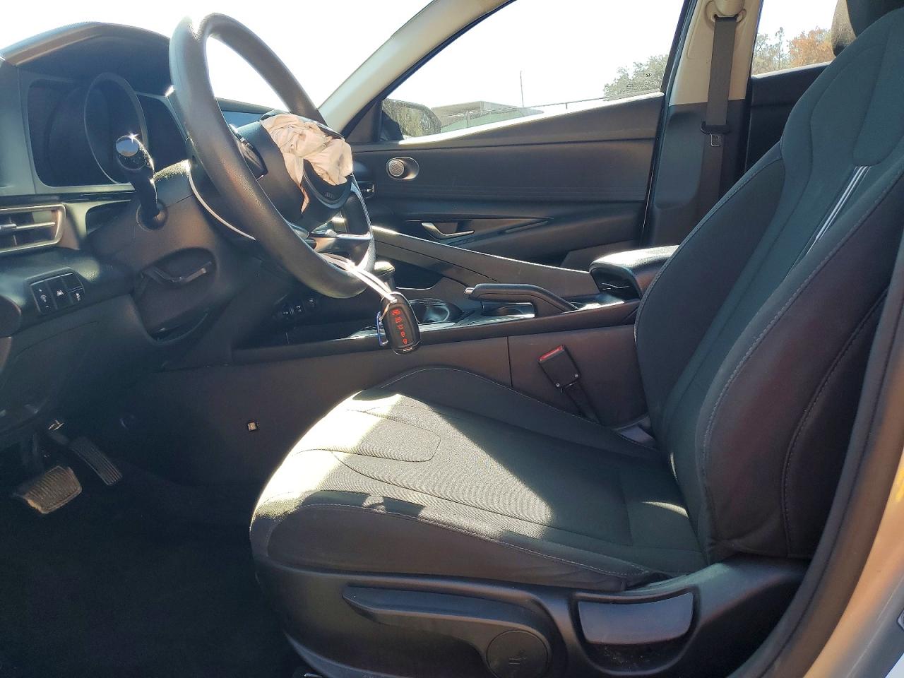 2022 HYUNDAI ELANTRA SEL photo 7