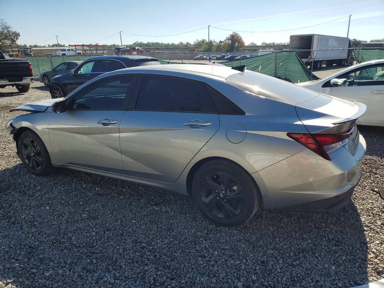 2022 HYUNDAI ELANTRA SEL photo 2