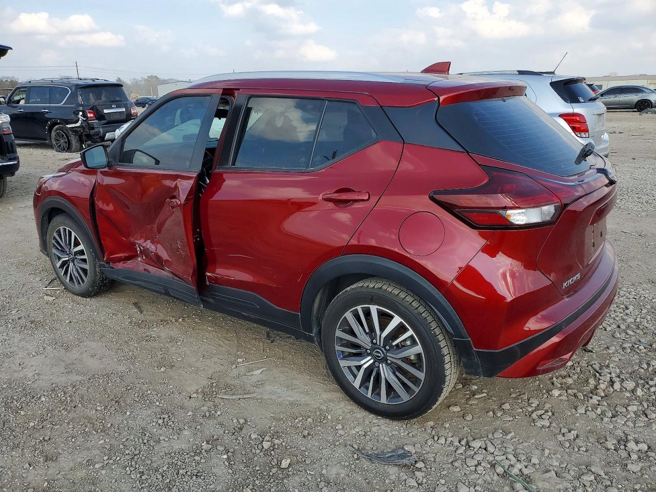 2023 NISSAN KICKS SV photo 2