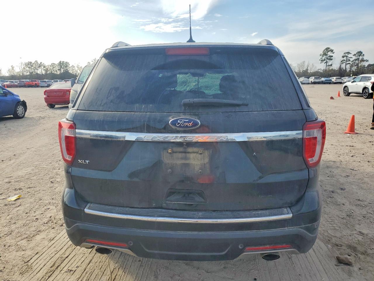 2018 FORD EXPLORER XLT photo 6