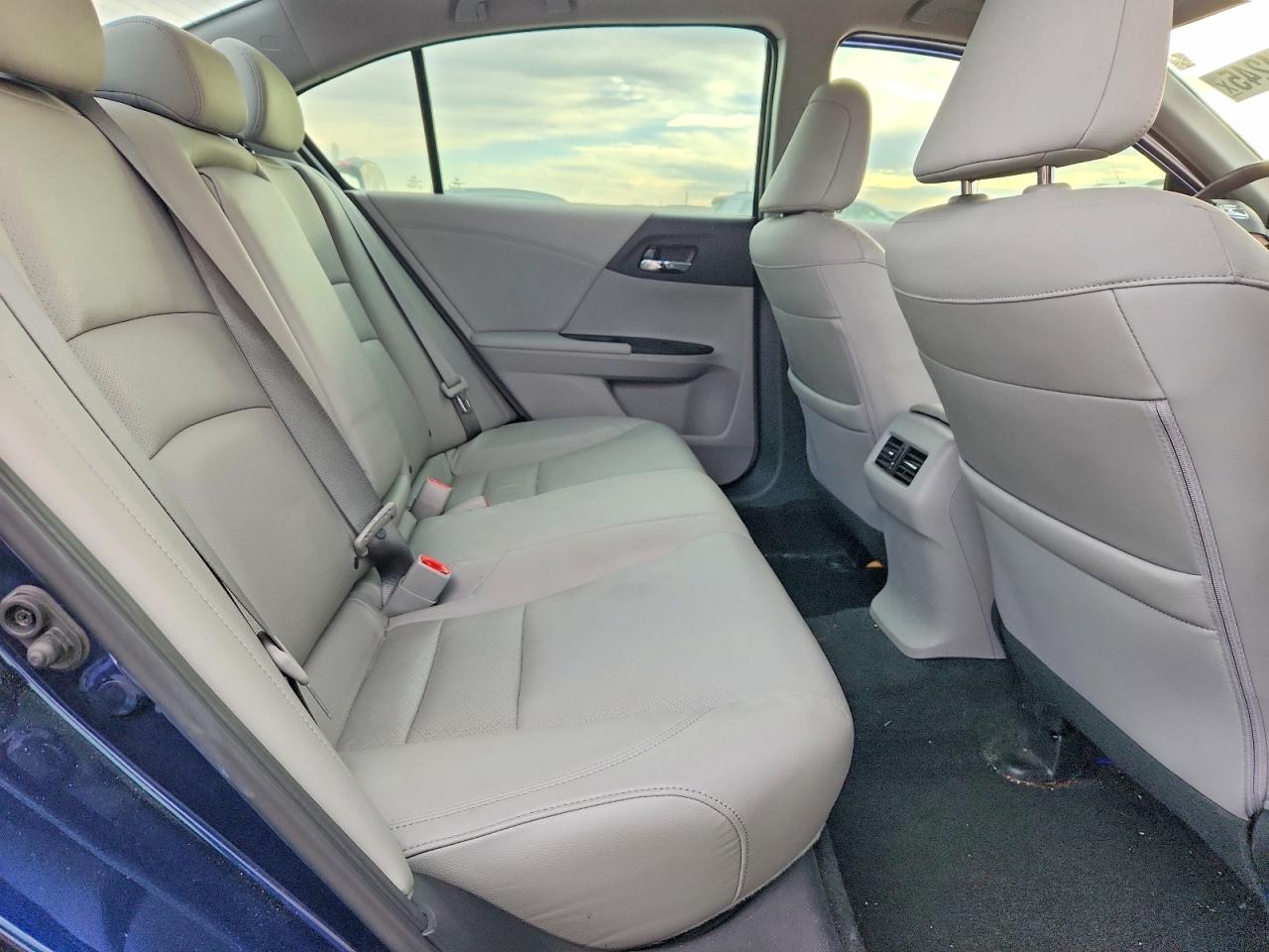 2017 HONDA ACCORD EXL photo 10