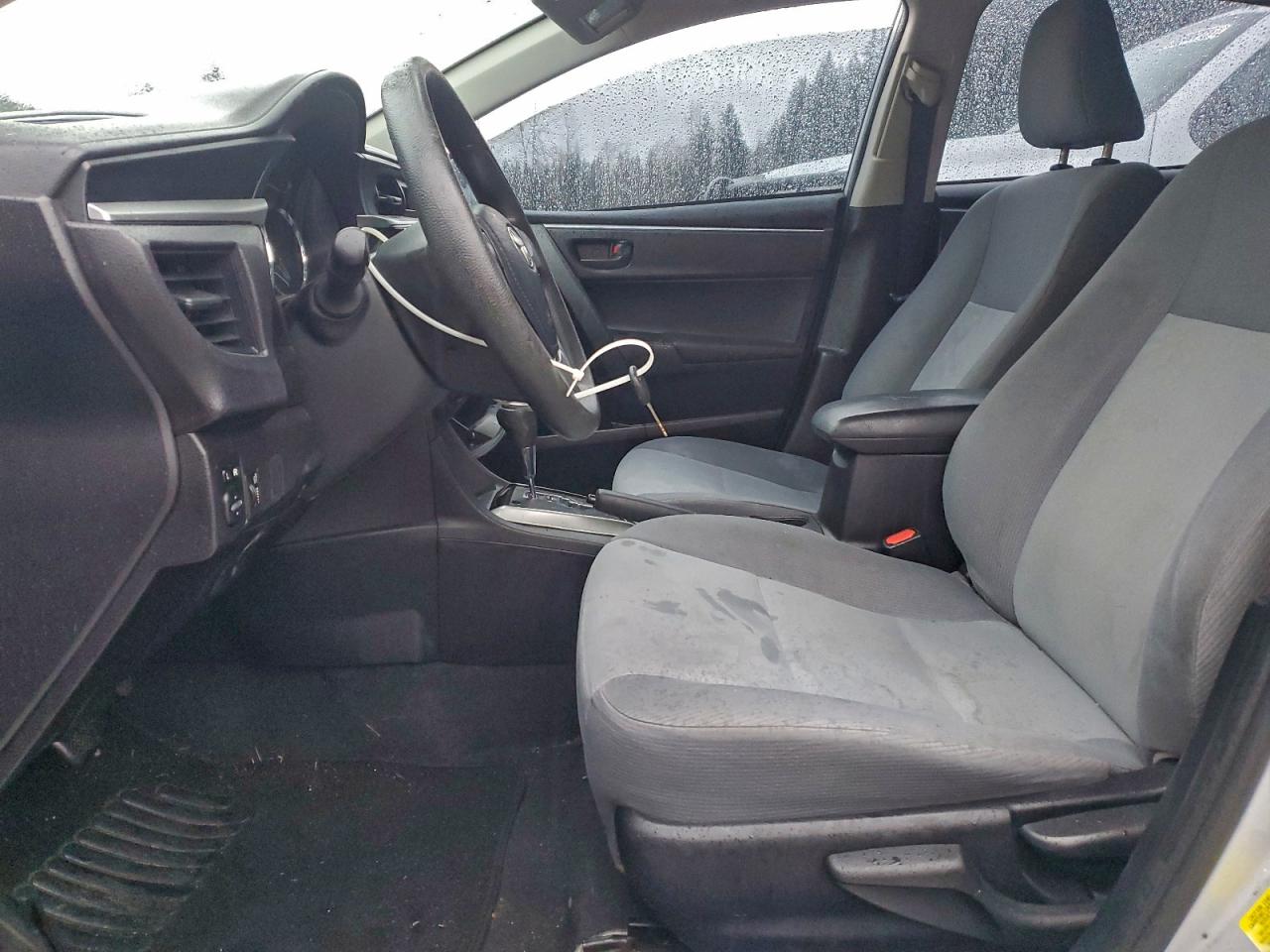2014 TOYOTA COROLLA L photo 7