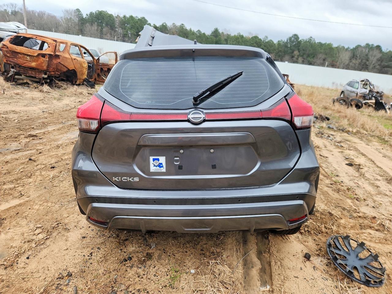 2022 NISSAN KICKS S photo 6