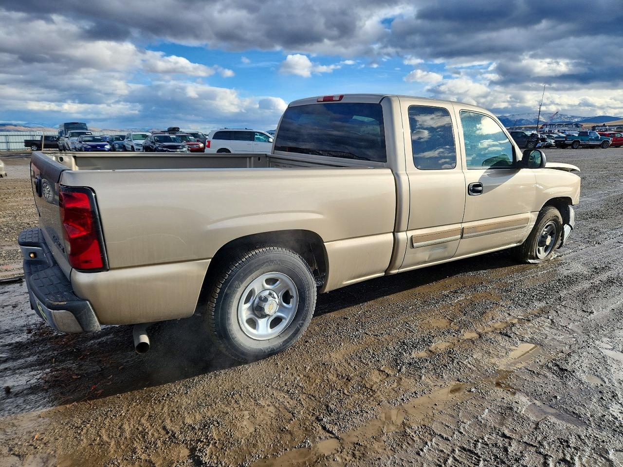 2004 CHEVROLET SILVERADO C1500 photo 3