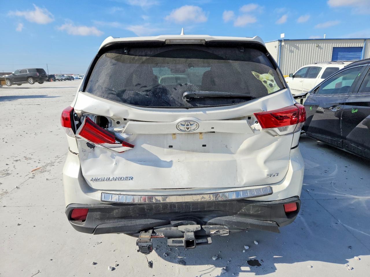 2019 TOYOTA HIGHLANDER SE photo 6