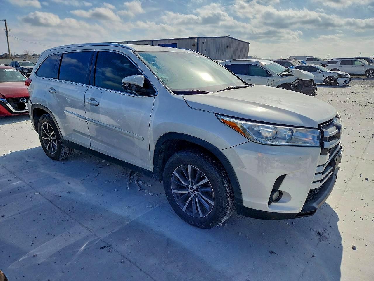 2019 TOYOTA HIGHLANDER SE photo 4