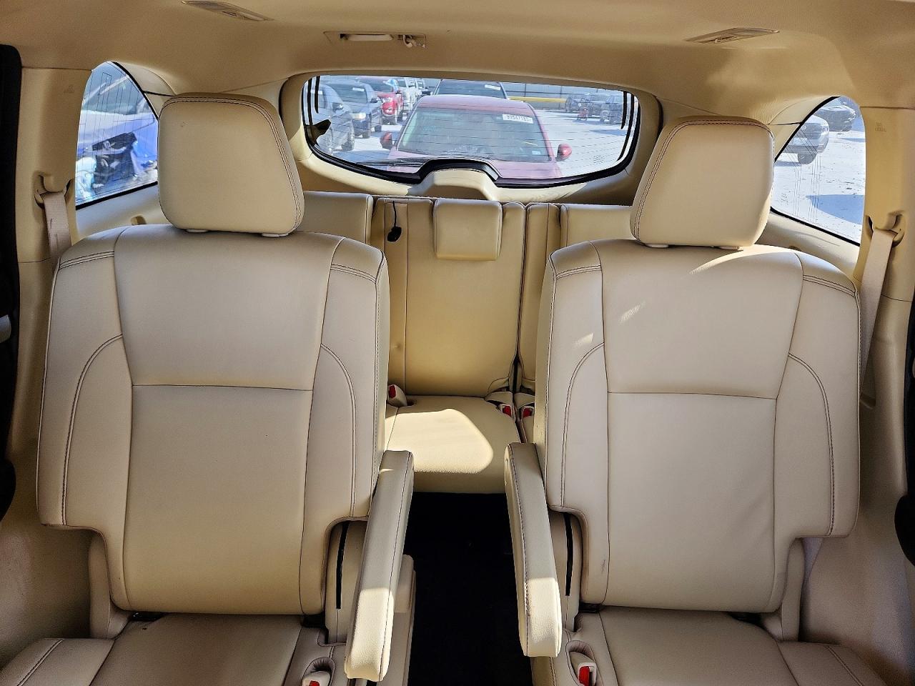 2019 TOYOTA HIGHLANDER SE photo 10