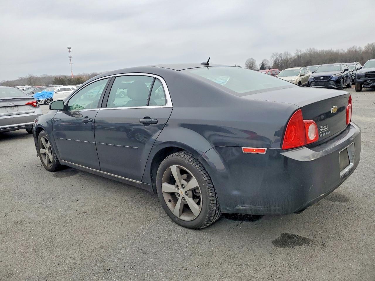 2011 CHEVROLET MALIBU 1LT photo 2