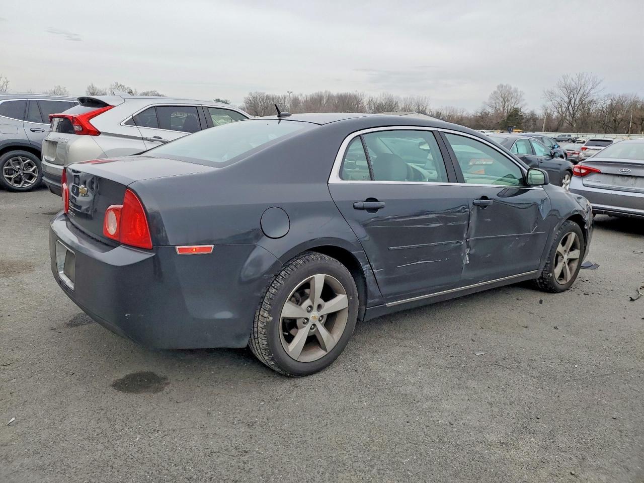 2011 CHEVROLET MALIBU 1LT photo 3