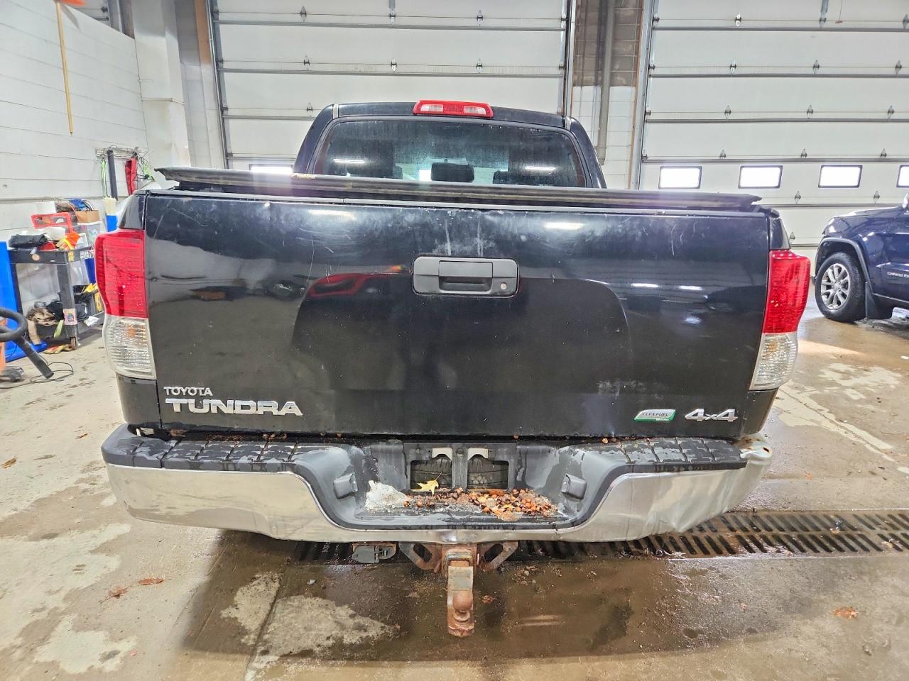 2010 TOYOTA TUNDRA CREWMAX SR5 photo 6