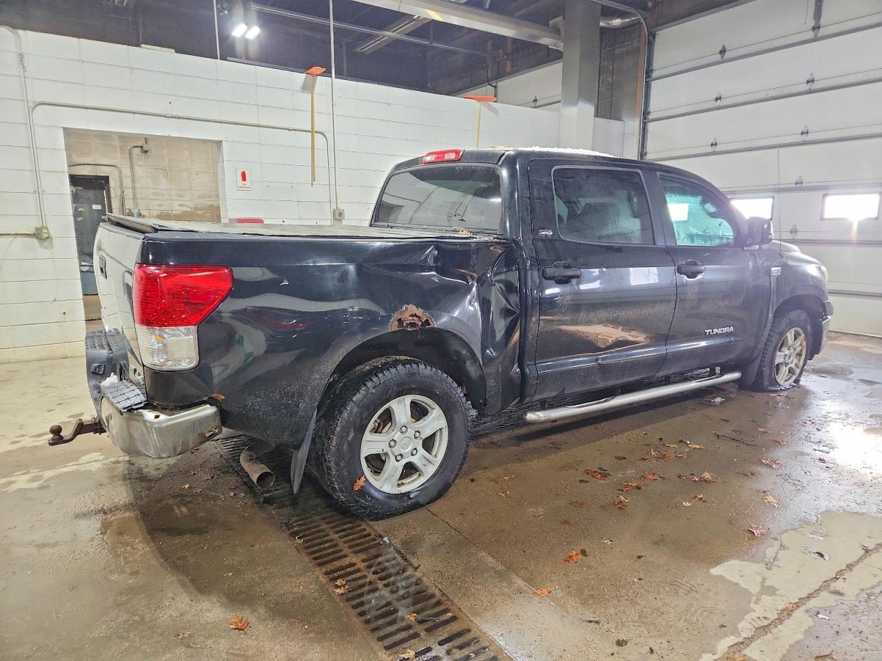 2010 TOYOTA TUNDRA CREWMAX SR5 photo 3