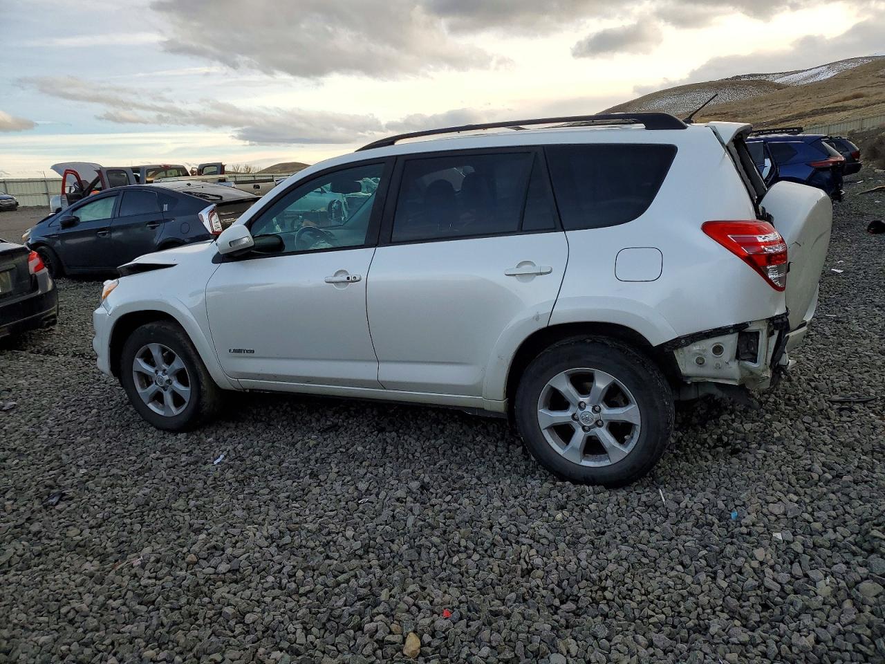 2011 TOYOTA RAV4 LIMITED photo 2