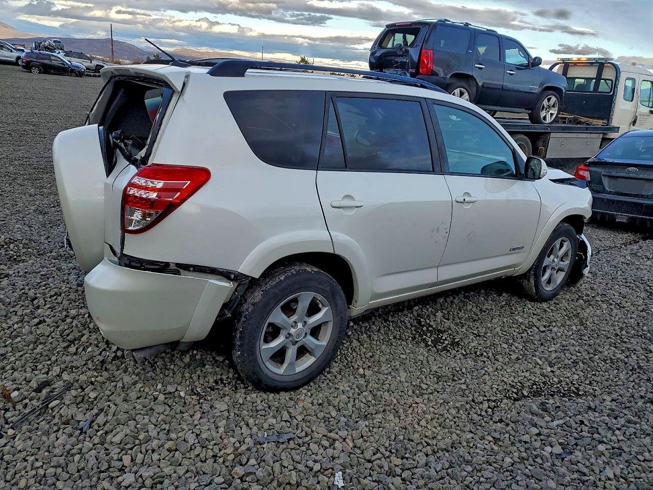 2011 TOYOTA RAV4 LIMITED photo 3