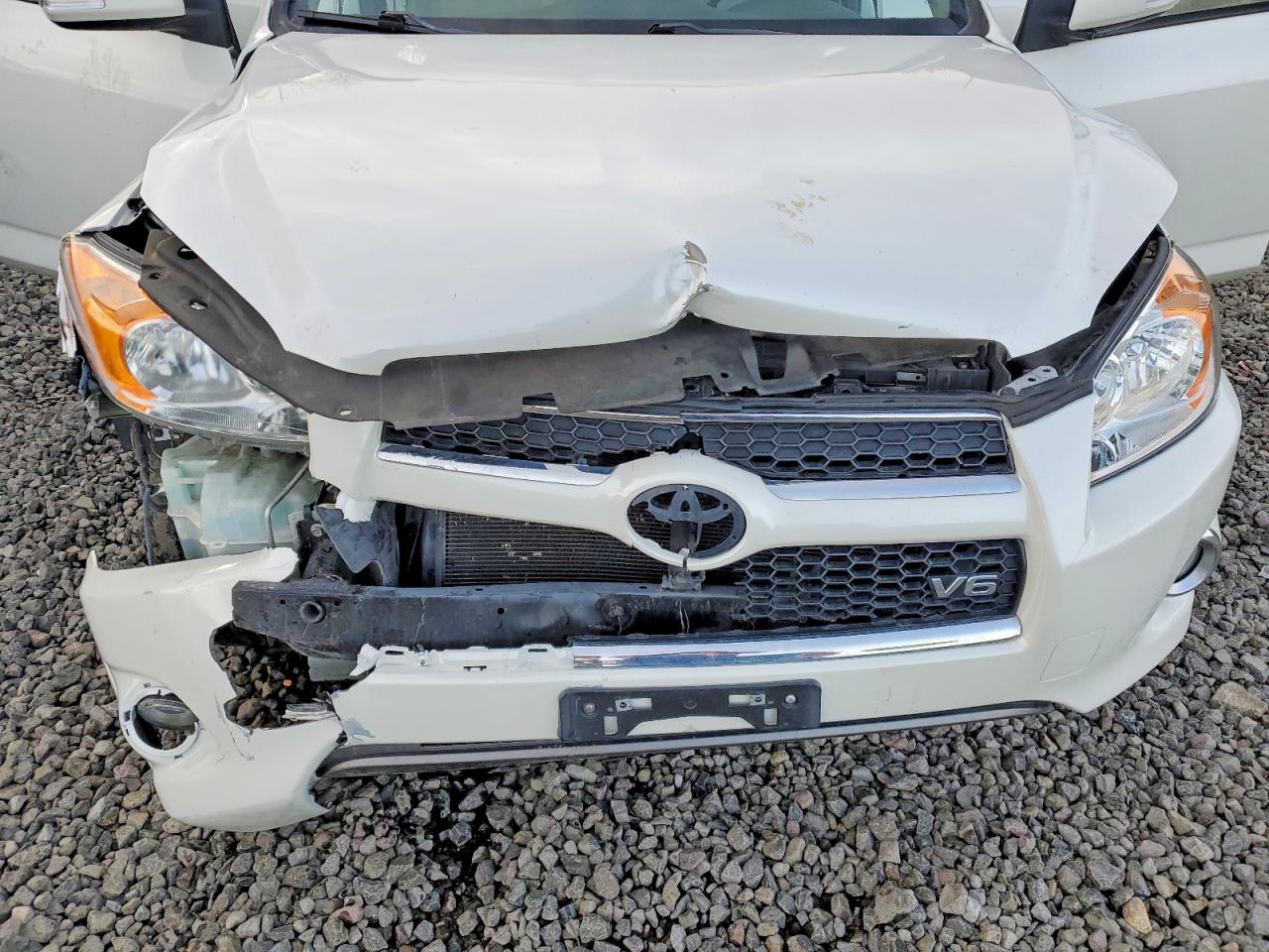 2011 TOYOTA RAV4 LIMITED photo 12