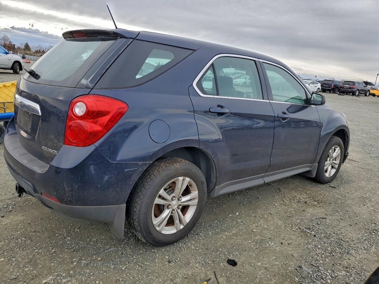 2015 CHEVROLET EQUINOX LS photo 3