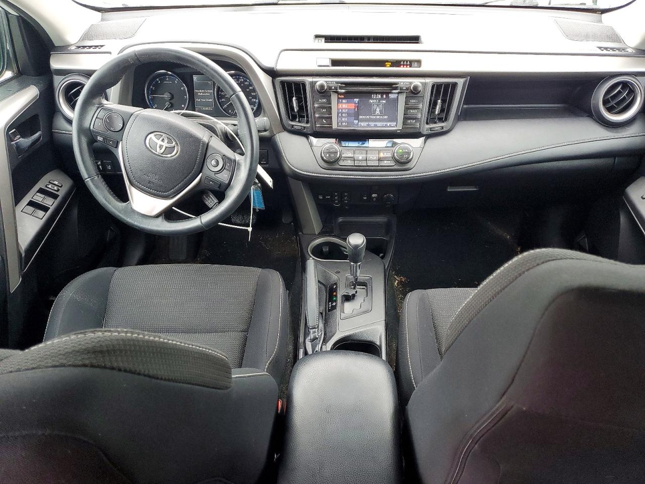 2017 TOYOTA RAV4 XLE photo 8