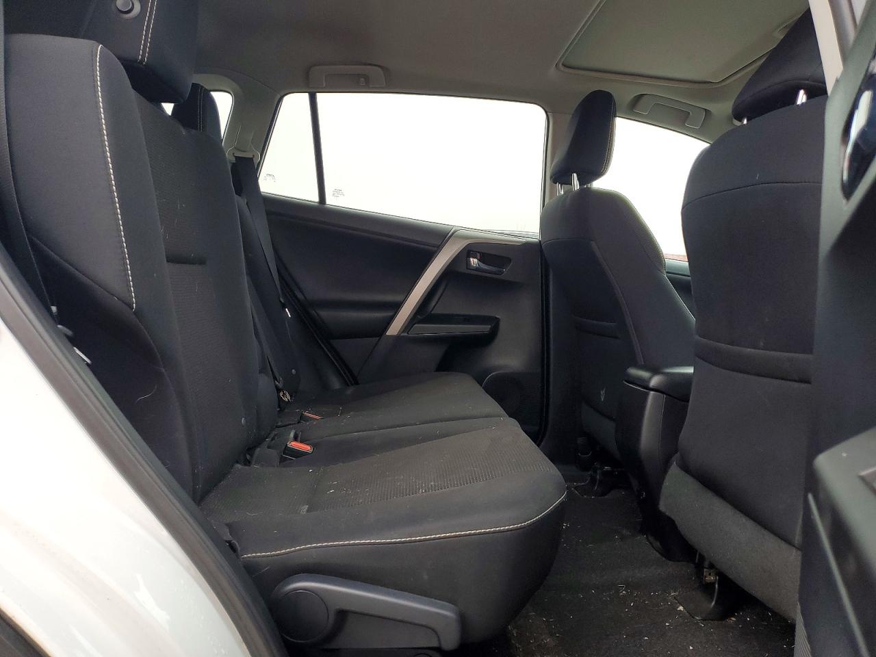 2017 TOYOTA RAV4 XLE photo 11