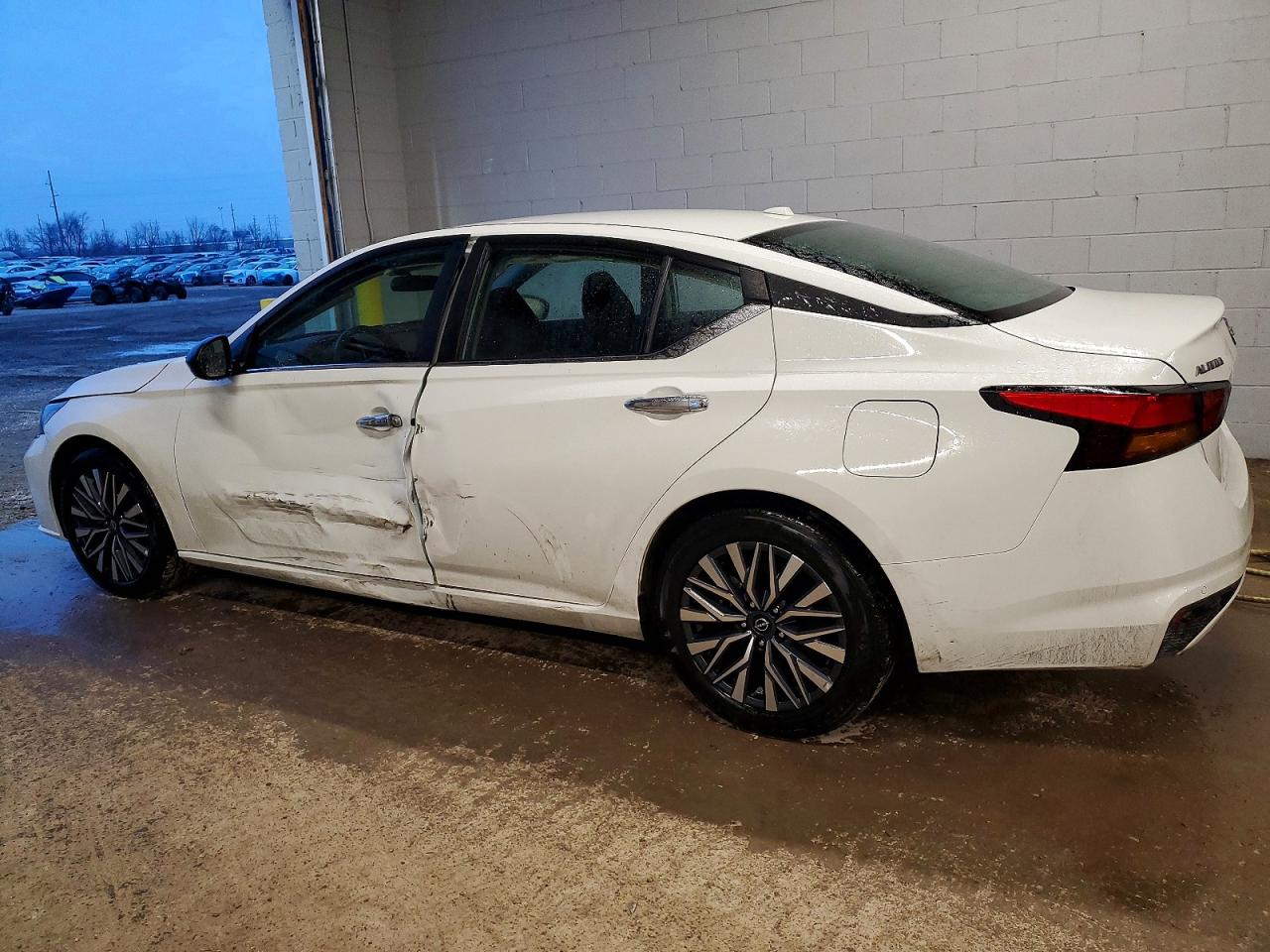 2025 NISSAN ALTIMA SV photo 2