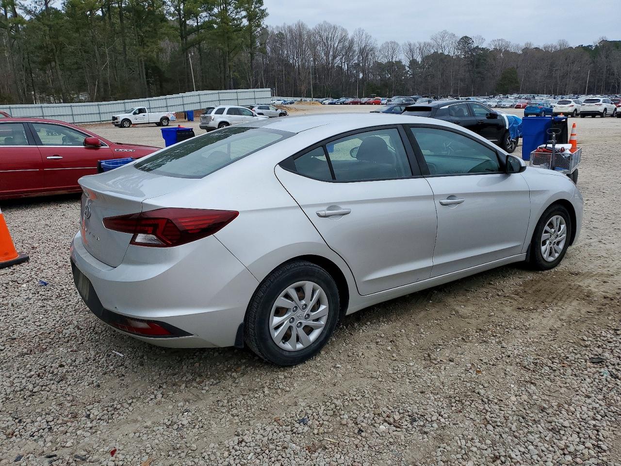 2019 HYUNDAI ELANTRA SE photo 3