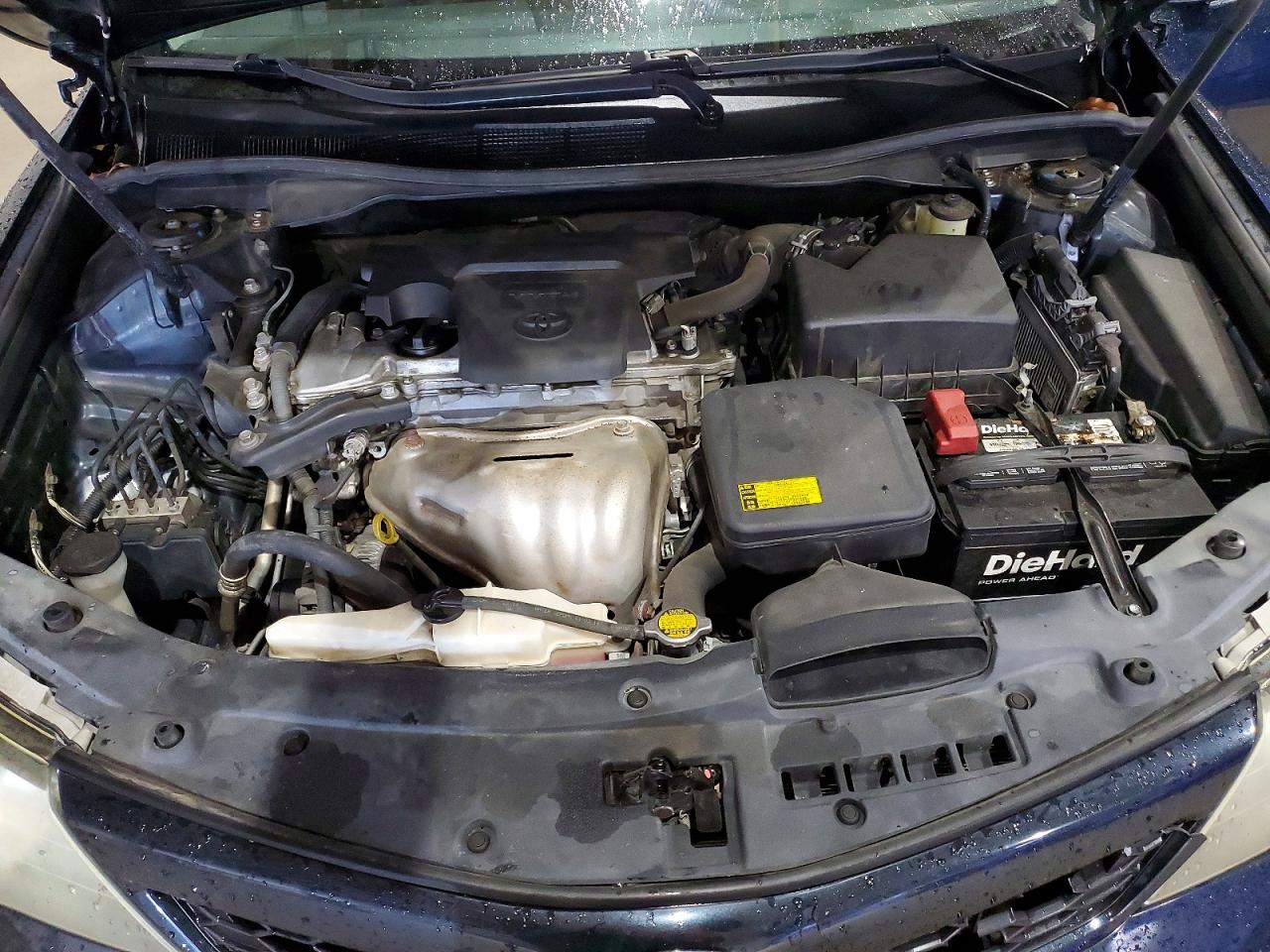 2014 TOYOTA CAMRY L photo 11