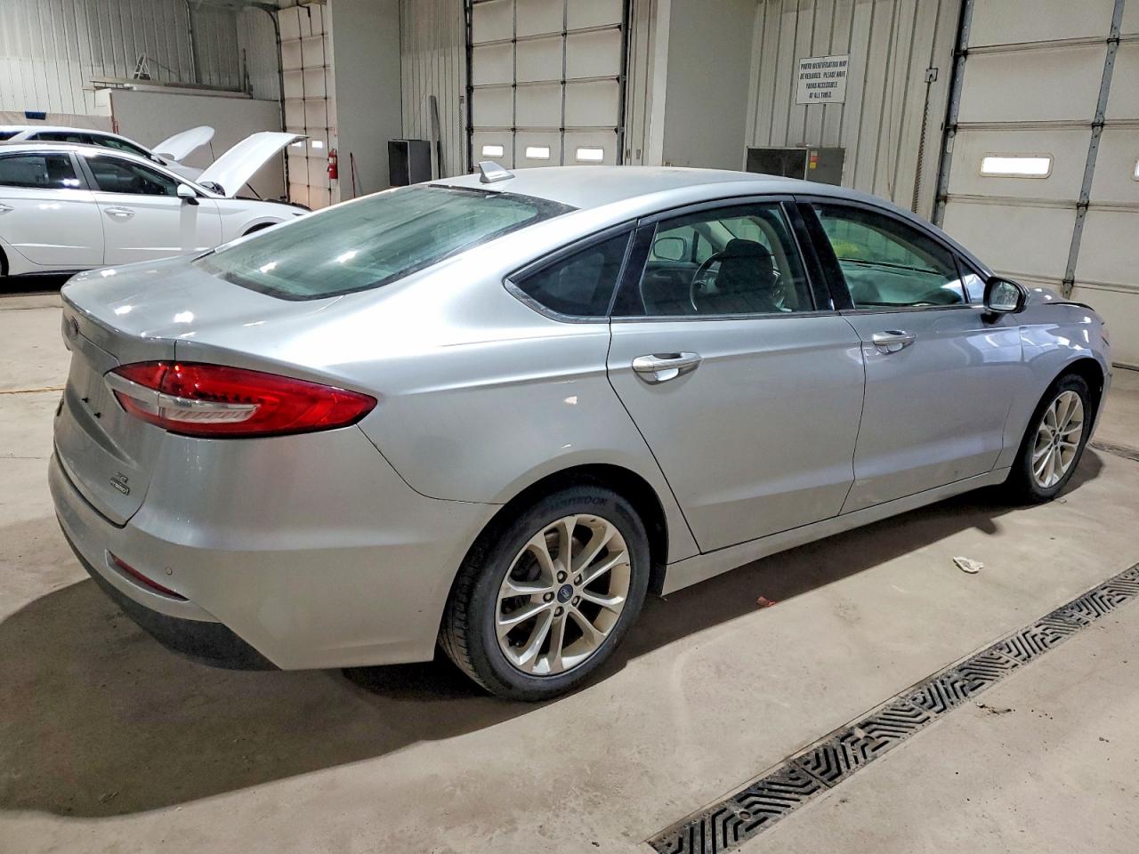 2020 FORD FUSION SE photo 3