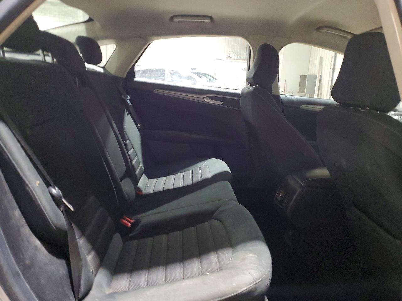 2020 FORD FUSION SE photo 10