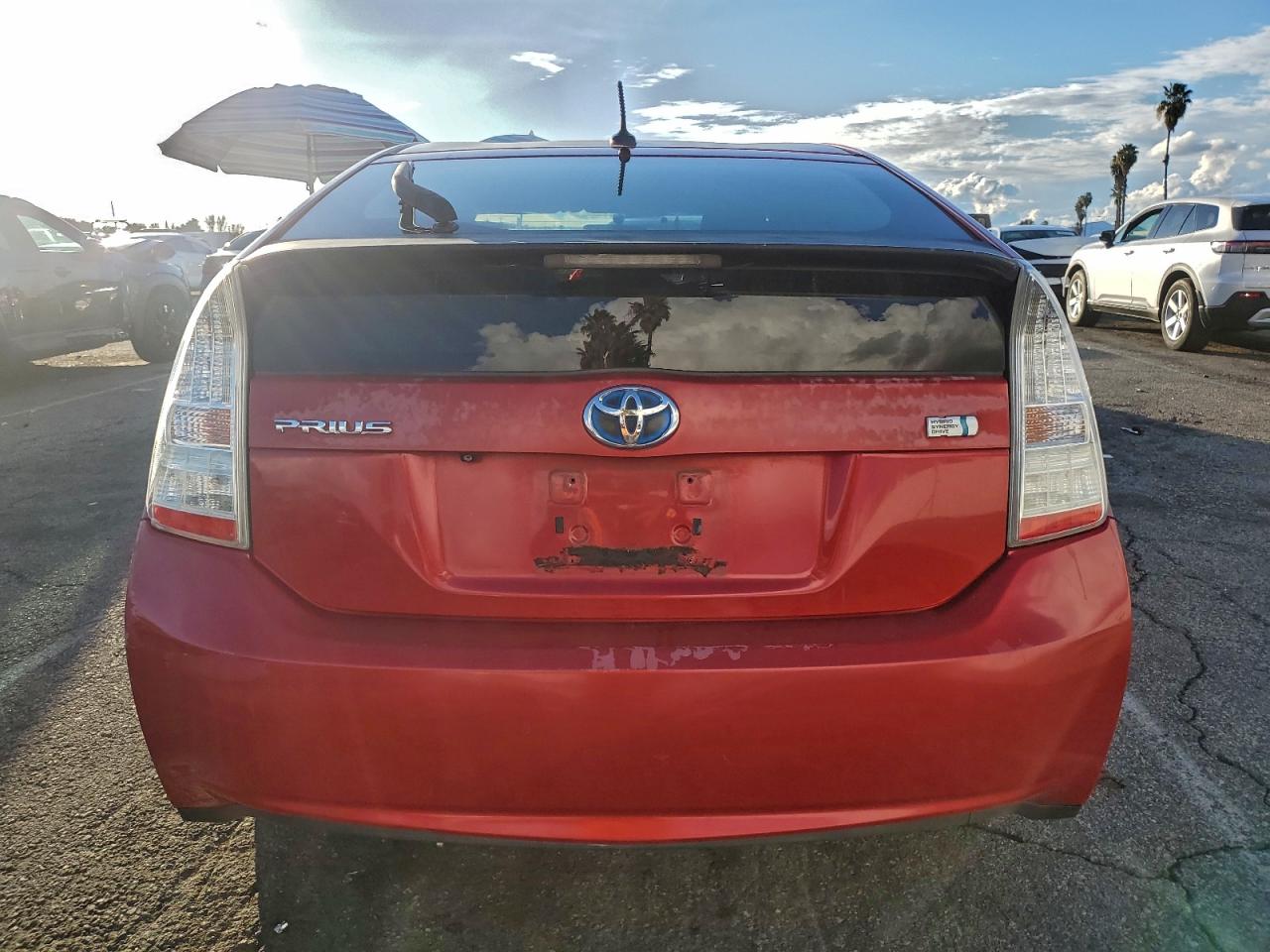 2010 TOYOTA PRIUS photo 6