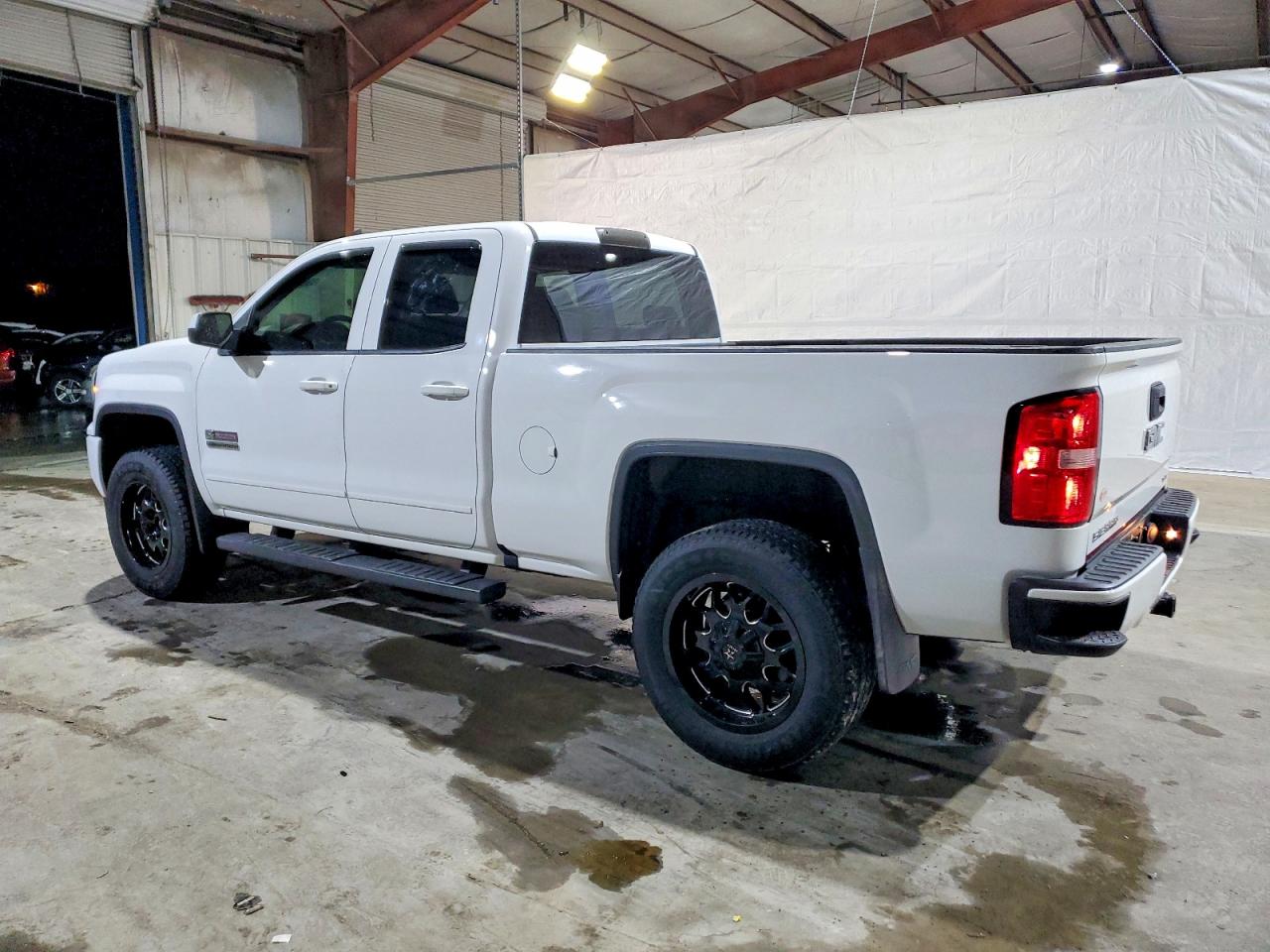 2017 GMC SIERRA K1500 SLE photo 2