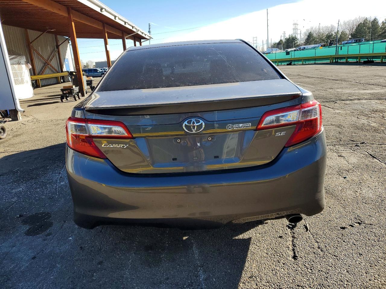 2014 TOYOTA CAMRY SE photo 11