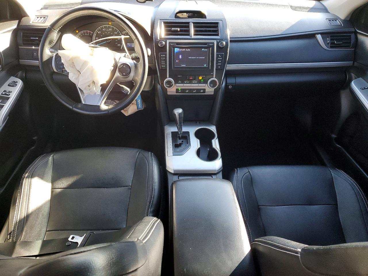 2014 TOYOTA CAMRY SE photo 15