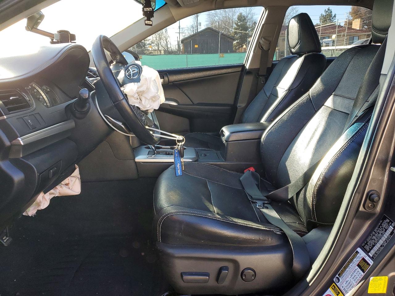 2014 TOYOTA CAMRY SE photo 13