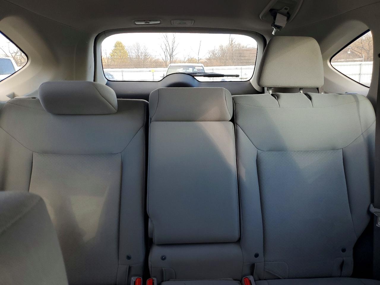 2015 HONDA CR-V LX photo 10