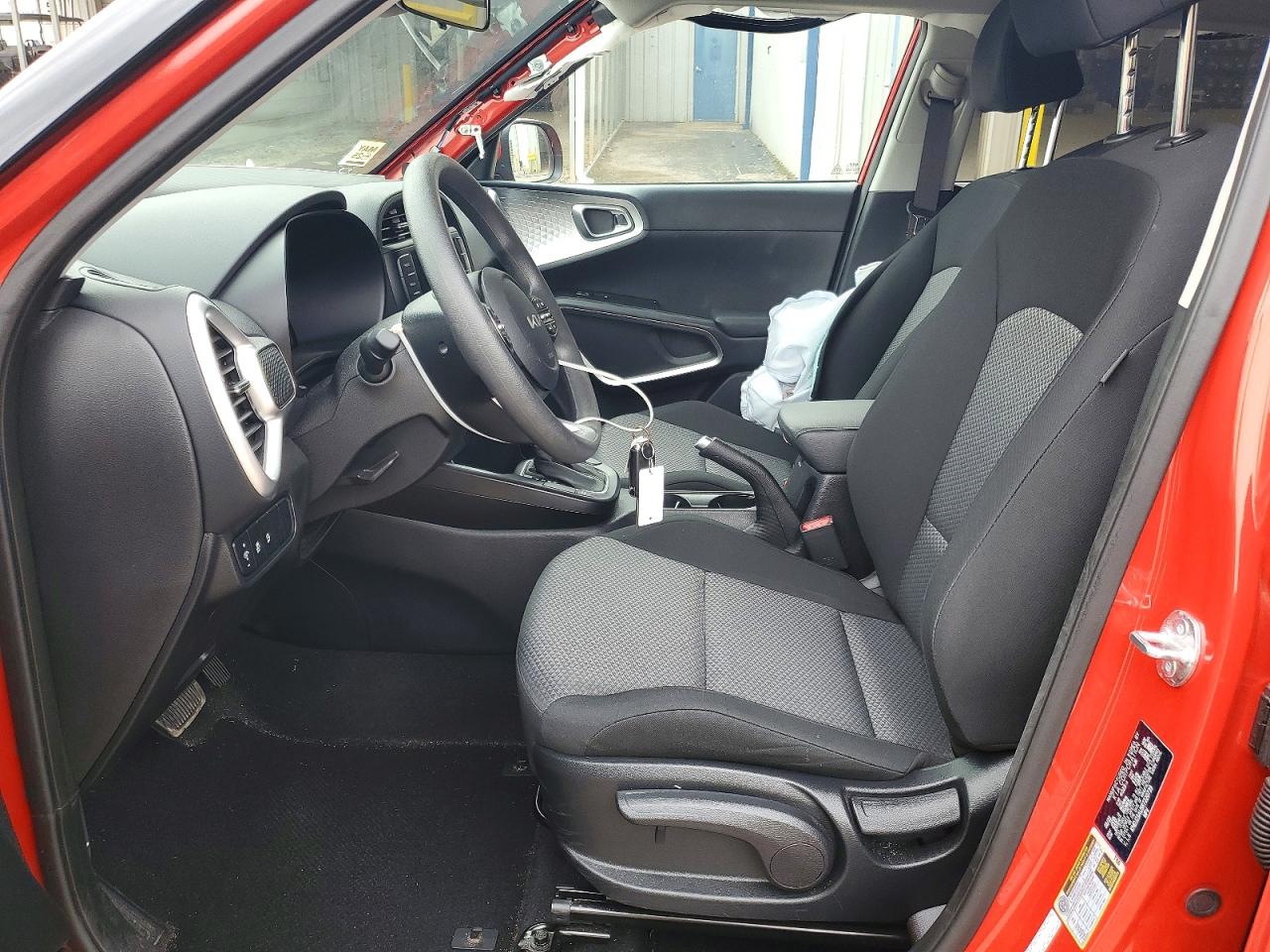 2024 KIA SOUL LX photo 7