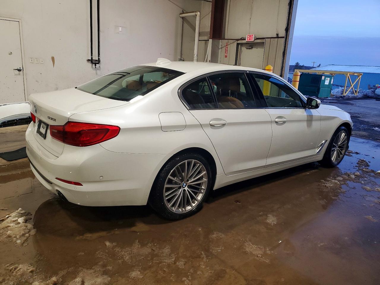 2019 BMW 530 XI photo 3