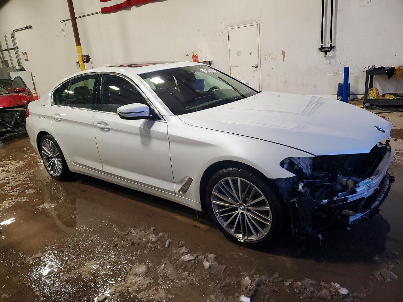 2019 BMW 530 XI photo 4