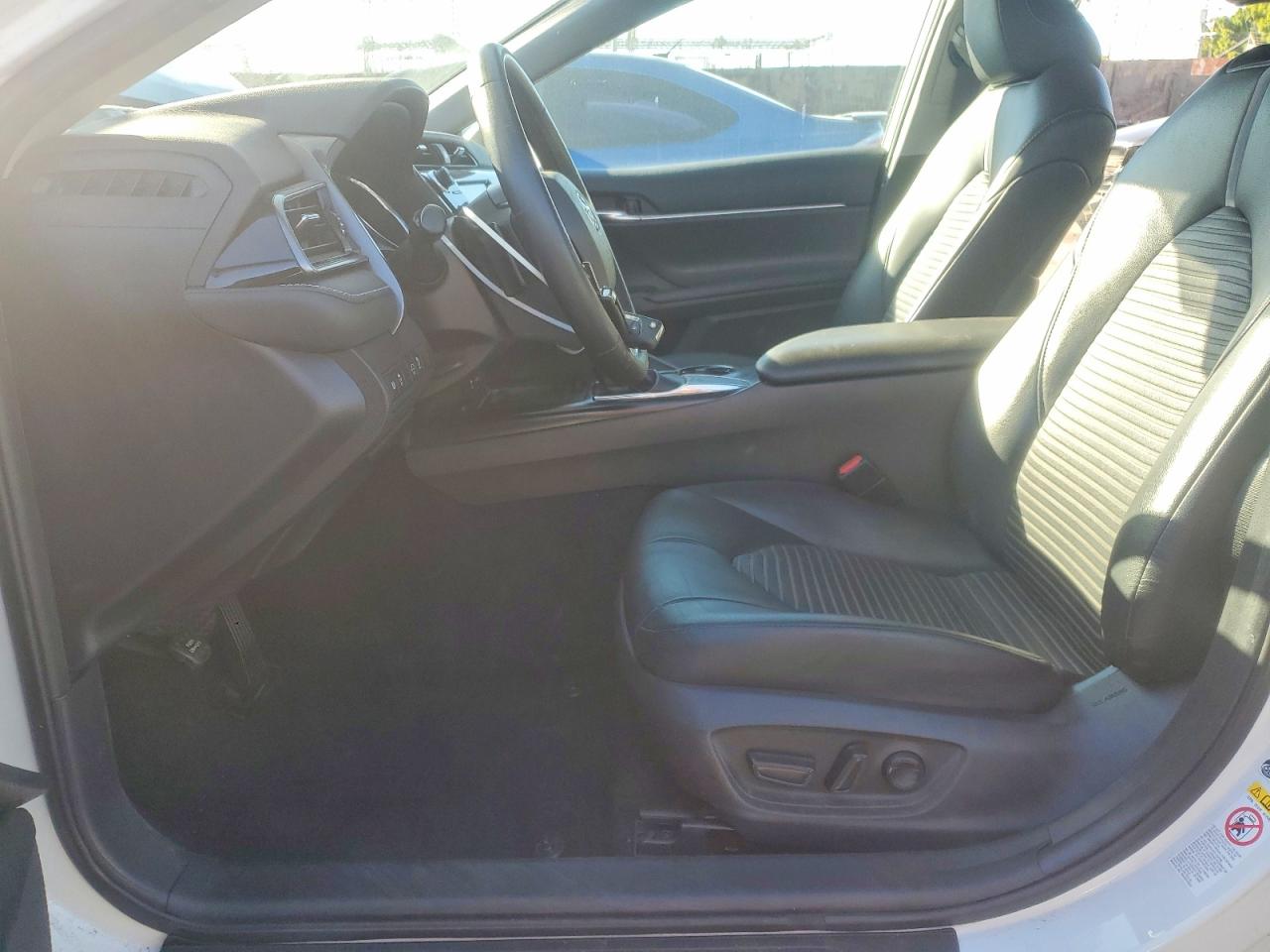 2019 TOYOTA CAMRY L photo 7