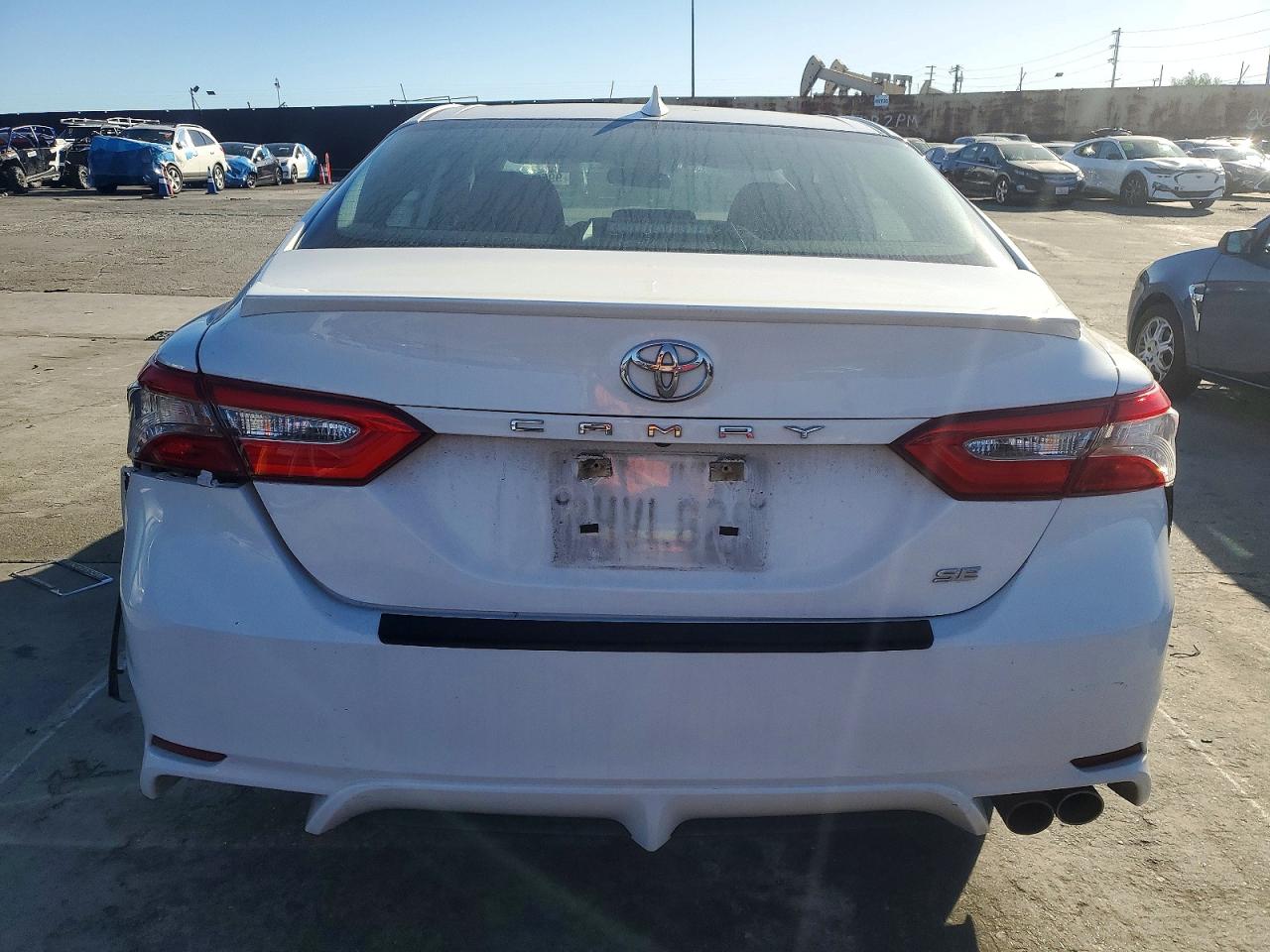 2019 TOYOTA CAMRY L photo 6