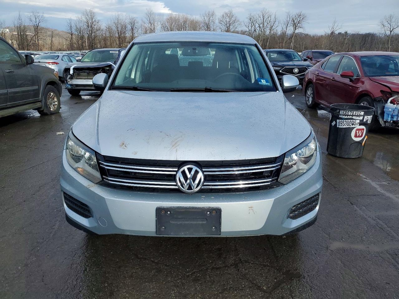 2012 VOLKSWAGEN TIGUAN S photo 5
