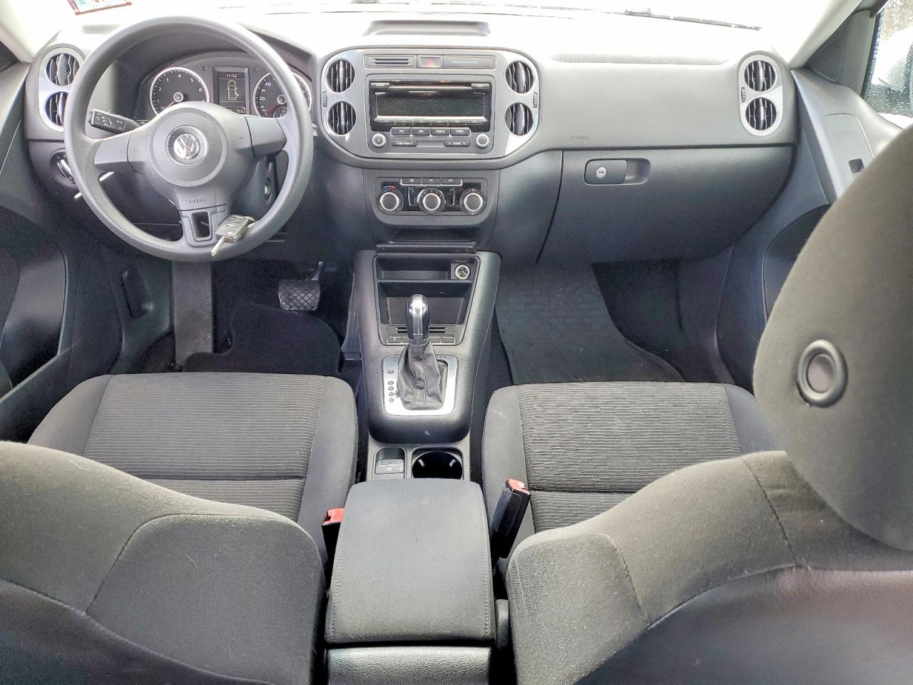 2012 VOLKSWAGEN TIGUAN S photo 8