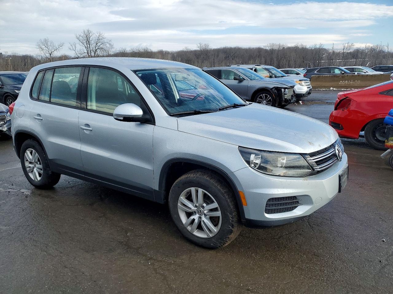 2012 VOLKSWAGEN TIGUAN S photo 4