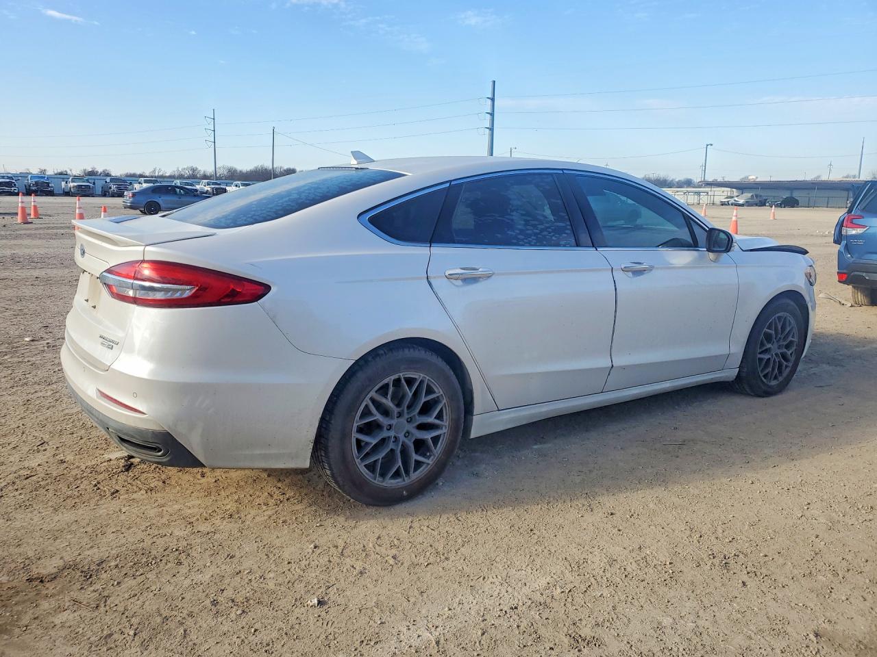2019 FORD FUSION TITANIUM photo 3