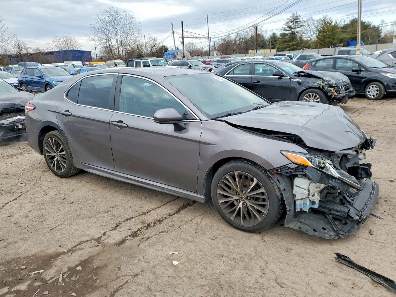 2020 TOYOTA CAMRY SE photo 4