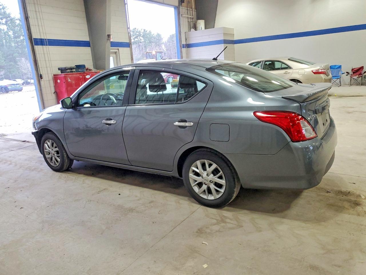 2018 NISSAN VERSA S photo 2
